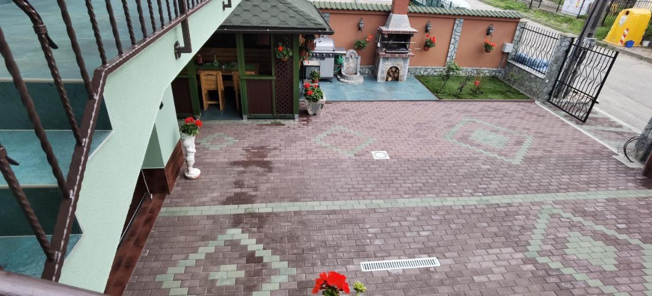 Casa Cizi Hotel Calimanesti Ngoại thất bức ảnh