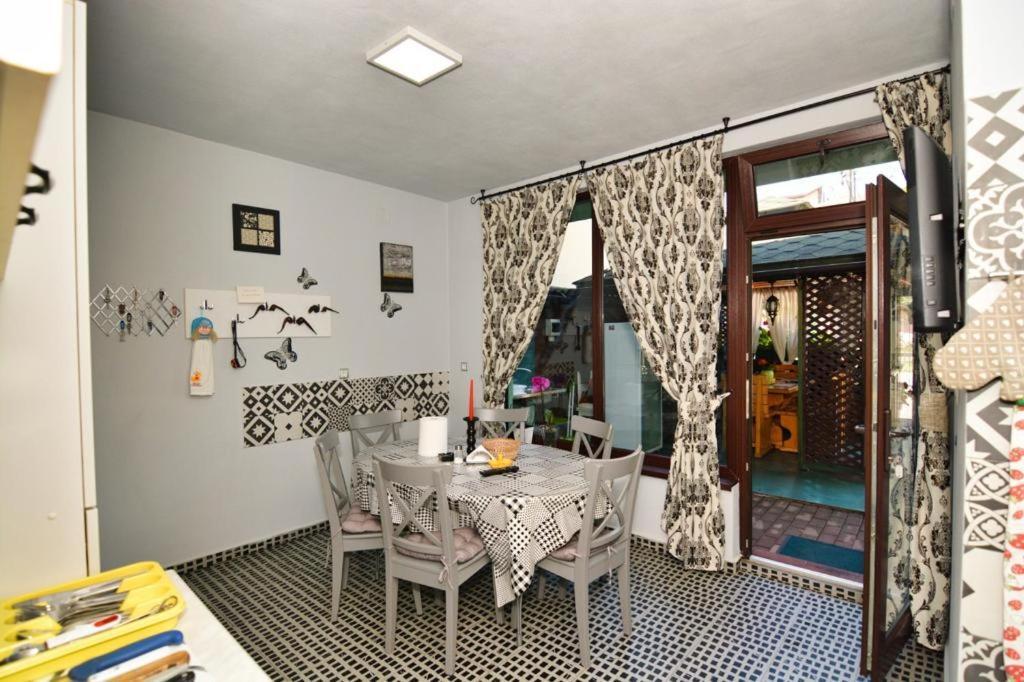 Casa Cizi Hotel Calimanesti Ngoại thất bức ảnh